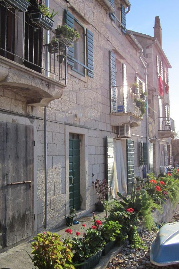 Apartments By The Sea Komiza, Vis - 8533 المظهر الخارجي الصورة